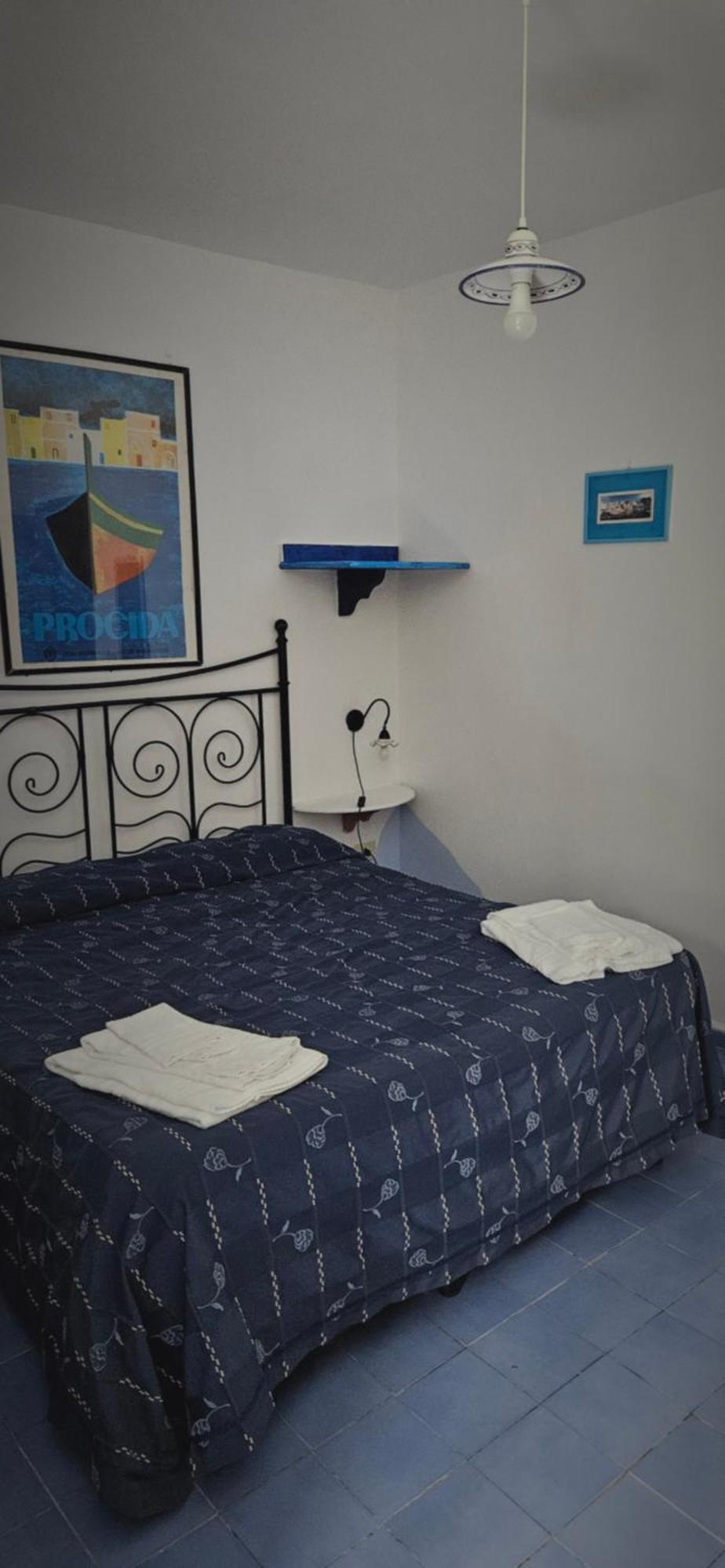 Piccolo Tirreno Hotel Residence Procida Exterior photo