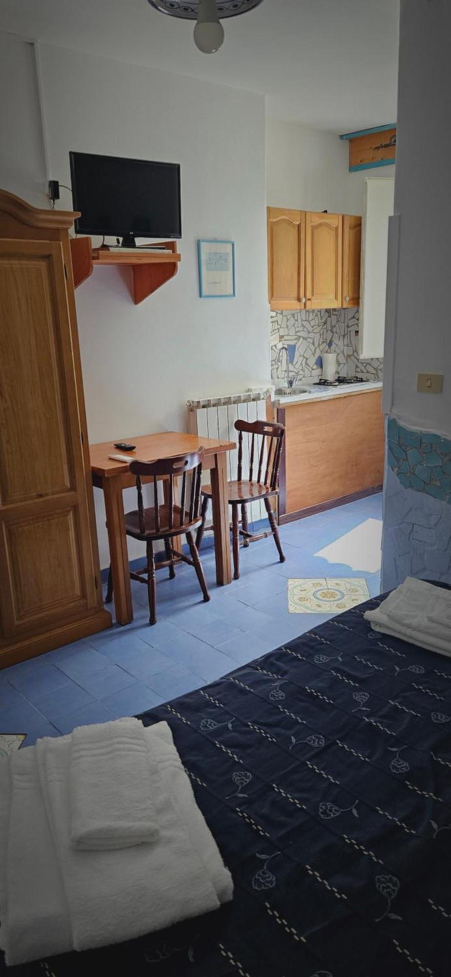 Piccolo Tirreno Hotel Residence Procida Exterior photo