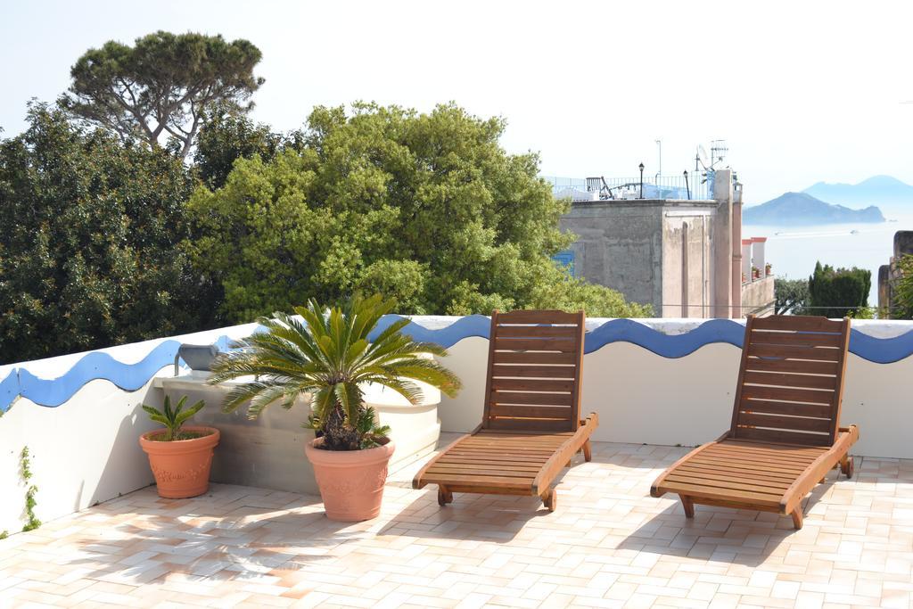Piccolo Tirreno Hotel Residence Procida Exterior photo
