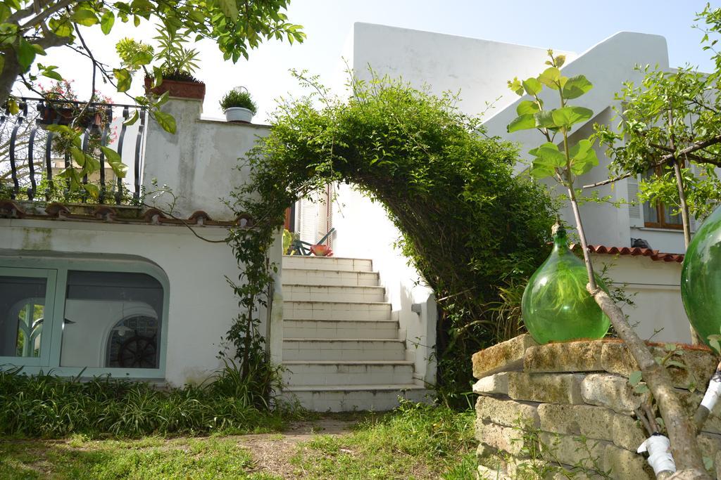 Piccolo Tirreno Hotel Residence Procida Exterior photo