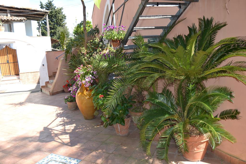 Piccolo Tirreno Hotel Residence Procida Exterior photo