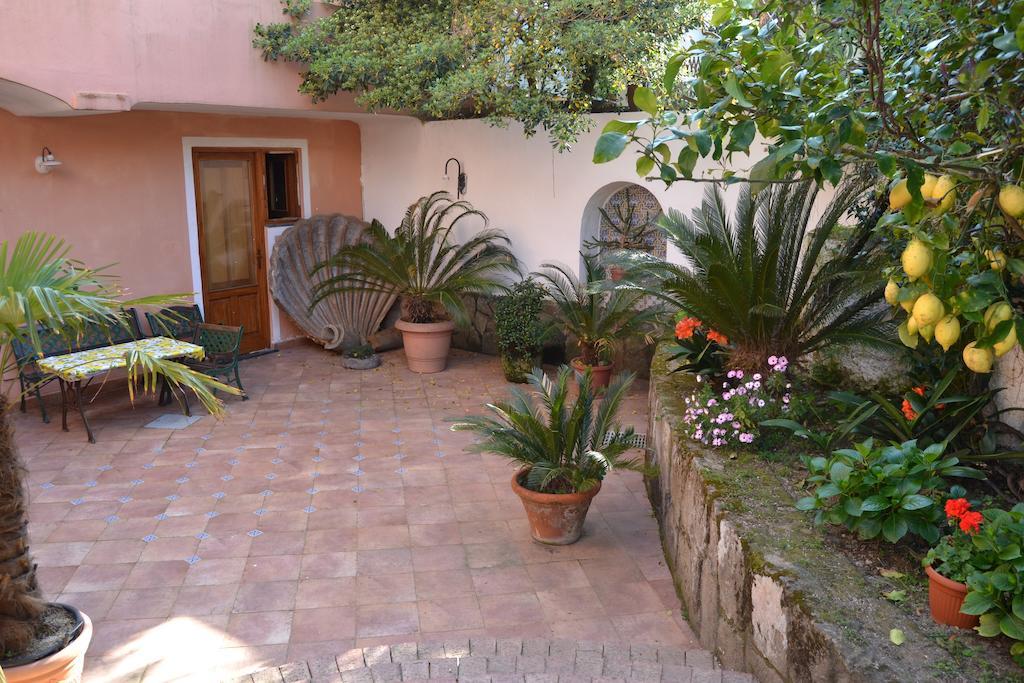 Piccolo Tirreno Hotel Residence Procida Exterior photo